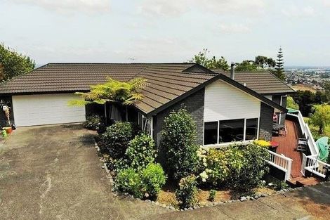 Photo of property in 327 Kaipara Road, Papakura, 2582