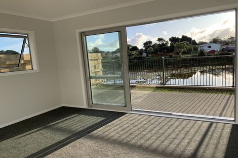 Photo of property in 28 Koru Loop, Paraparaumu, 5032