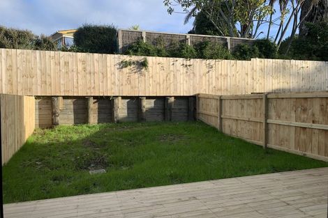 Photo of property in 17 Paina Crescent, Massey, Auckland, 0614