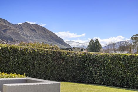 Photo of property in 4 Daniels Terrace, Wanaka, 9305