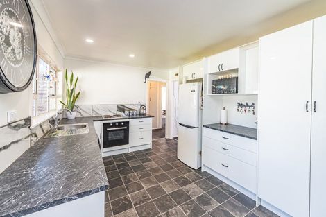 Photo of property in 51 Thatcher Street, Castlecliff, Whanganui, 4501