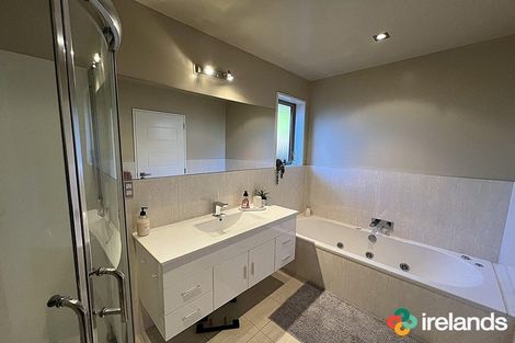 Photo of property in 103 Windermere Road, Papanui, Christchurch, 8053