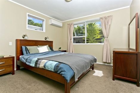 Photo of property in 33 Donovan Avenue, Massey, Auckland, 0614