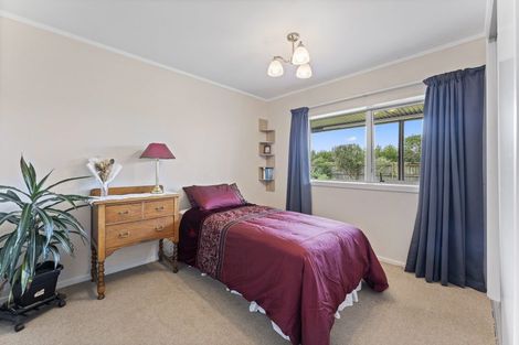 Photo of property in 5 Stapleford Crescent, Browns Bay, Auckland, 0630