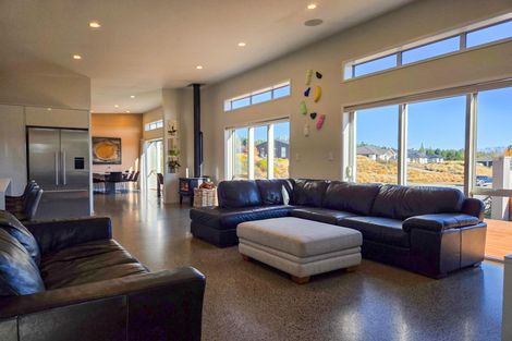 Photo of property in 10 Manning Place, Lake Tekapo, 7999