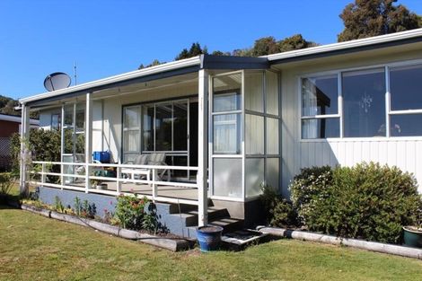 Photo of property in 256 Patons Rock Road, Patons Rock, Takaka, 7182