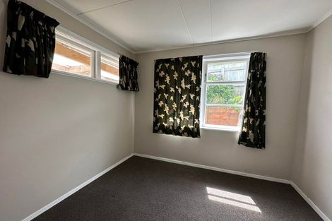 Photo of property in 55 Salford Street, Newlands, Wellington, 6037