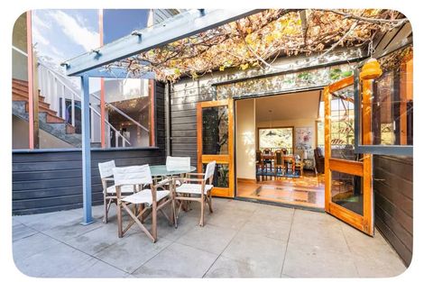 Photo of property in 5 Whiorau Grove, Lowry Bay, Lower Hutt, 5013