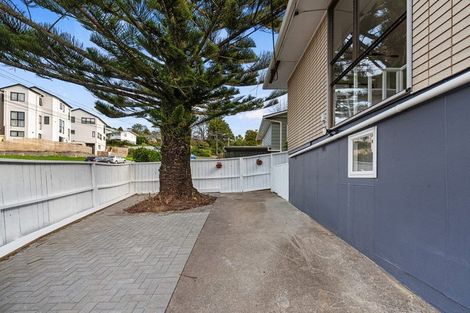 Photo of property in 1/16 Hogans Road, Glenfield, Auckland, 0629