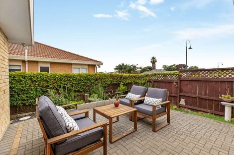 Photo of property in 1/9 Faldo Drive, Golflands, Auckland, 2013