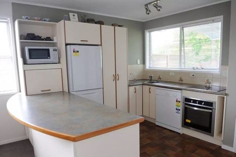 Photo of property in 27 Fitzwater Place, Henderson, Auckland, 0612