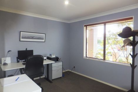 Photo of property in 2 Ross Place, Northwood, Christchurch, 8051