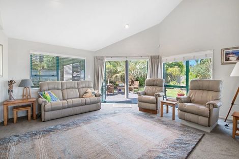 Photo of property in 12 Ascot Way, Orewa, 0931
