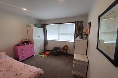 Photo of property in 190 Golf Road, Titirangi, Auckland, 0604
