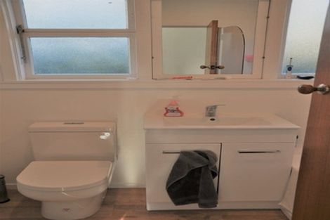 Photo of property in 70 Peer Street, Upper Riccarton, Christchurch, 8041