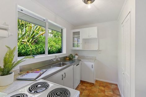 Photo of property in 61 Kakariki Grove, Waikanae, 5036