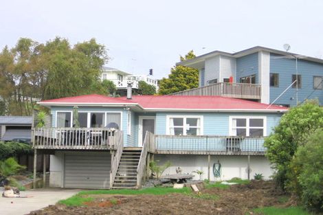 Photo of property in 47 Pohutukawa Avenue, Red Beach, 0932