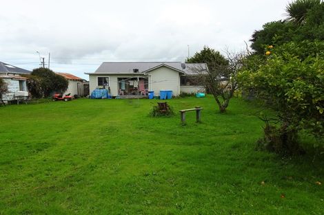 Photo of property in 23 Johnston Street, Foxton, 4814