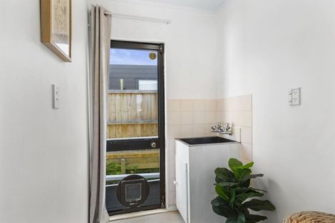Photo of property in 2 Graham Avenue, Te Atatu Peninsula, Auckland, 0610