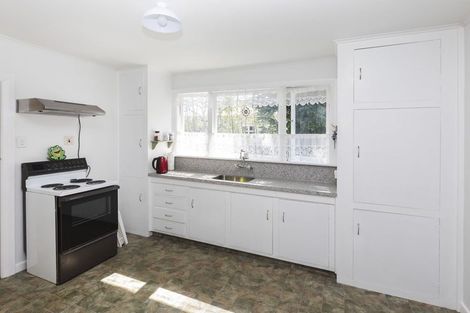 Photo of property in 100 Middlepark Road, Sockburn, Christchurch, 8042