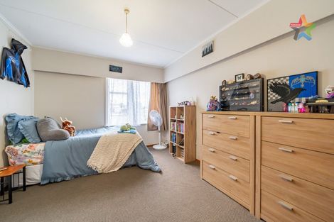 Photo of property in 52 Russell Road, Wainuiomata, Lower Hutt, 5014