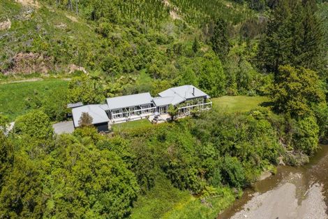 Photo of property in 803 Gladstone Road, Levin, 5571