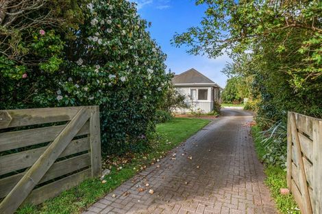 Photo of property in 27 Robinson Avenue, Holdens Bay, Rotorua, 3010