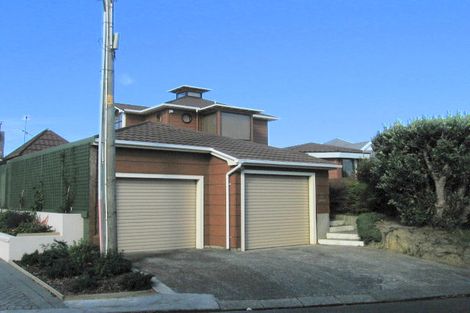 Photo of property in 10 Nevay Road, Karaka Bays, Wellington, 6022