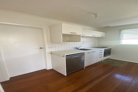 Photo of property in 20 Craigbank Avenue, New Lynn, Auckland, 0600