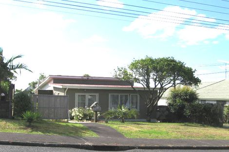 Photo of property in 2/72 Verran Road, Birkdale, Auckland, 0626