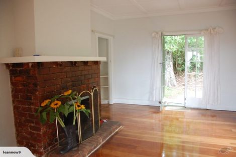 Photo of property in 8 Park Road, Titirangi, Auckland, 0604