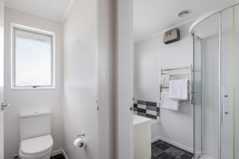 Photo of property in 63 Ruskin Road, Newlands, Wellington, 6037