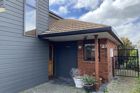 Photo of property in 2/17 Copeland Street, Hutt Central, Lower Hutt, 5011