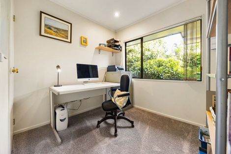 Photo of property in 6 Tironui Terrace, Western Heights, Hamilton, 3200