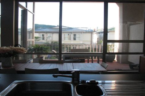Photo of property in Stadium Garden Flats, 104/107 Thorndon Quay, Pipitea, Wellington, 6011
