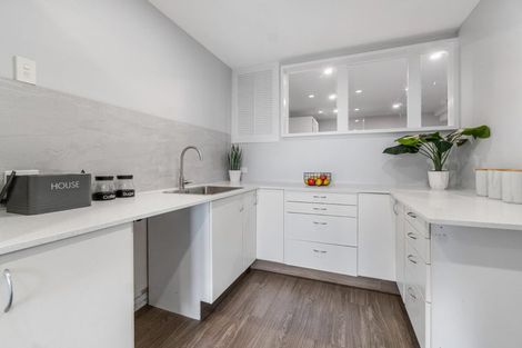 Photo of property in 27 High Road, Glenfield, Auckland, 0629