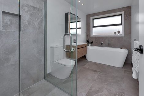 Photo of property in 25 Taurangawaka Road, One Tree Point, 0118