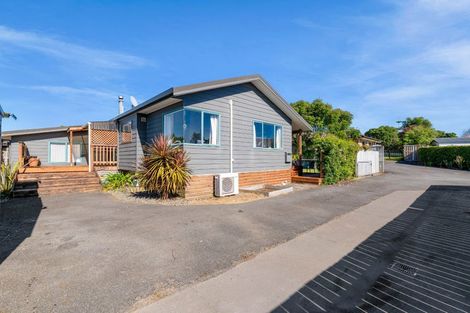 Photo of property in 28b Poplar Grove, Whalers Gate, New Plymouth, 4310
