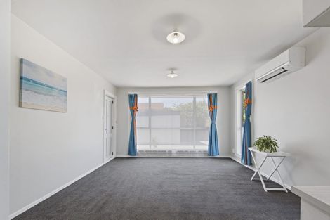 Photo of property in 1/17 Tyrone Street, Belfast, Christchurch, 8051