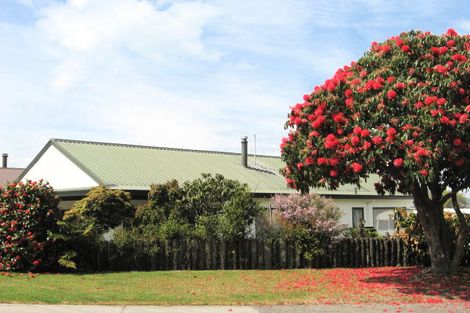 Photo of property in 82 Grand Vue Road, Kawaha Point, Rotorua, 3010
