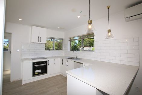 Photo of property in 3/5 Tobruk Crescent, Milford, Auckland, 0620