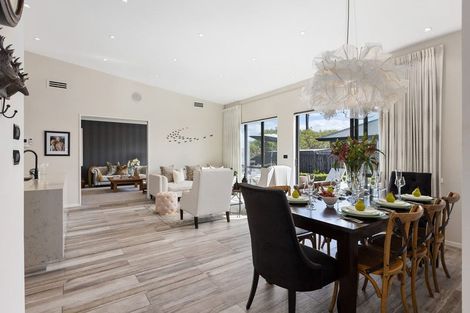 Photo of property in 7 Syd Grant Crescent, Orewa, 0931