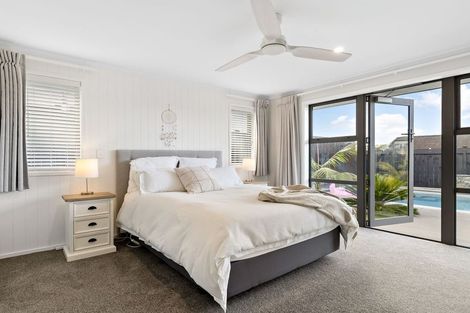 Photo of property in 6 Davey Crescent, Orewa, 0931