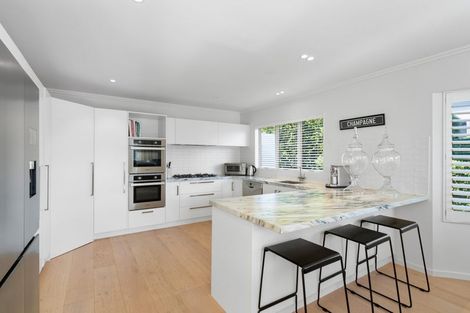 Photo of property in 1/2 Holiday Road, Milford, Auckland, 0620