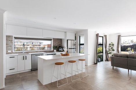 Photo of property in 51 Manawa Road, Papamoa Beach, Papamoa, 3118