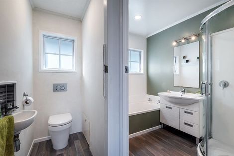 Photo of property in 44 Glenbervie Crescent, Massey, Auckland, 0614