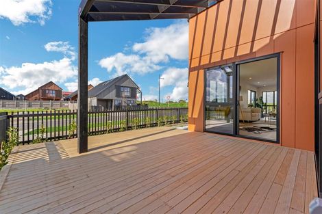 Photo of property in 61 Maungakaraka Road, Karaka, 2580