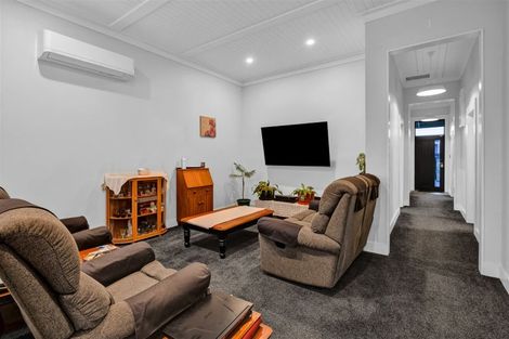 Photo of property in 42 Collins Street, Hawera, 4610
