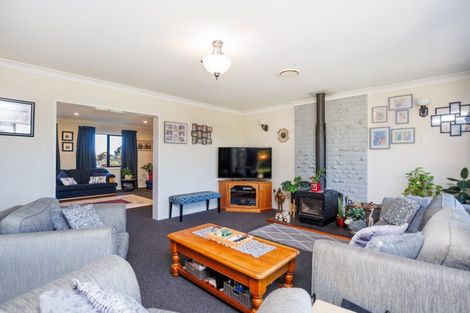 Photo of property in 34 Hazelhurst Line, Kelvin Grove, Palmerston North, 4470