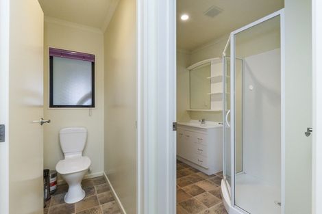 Photo of property in 146 Pacific Drive, Fitzherbert, Palmerston North, 4410